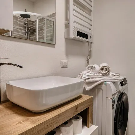 Santa Giulia - 3min Rogoredo - Self Check In Apartament Mediolan